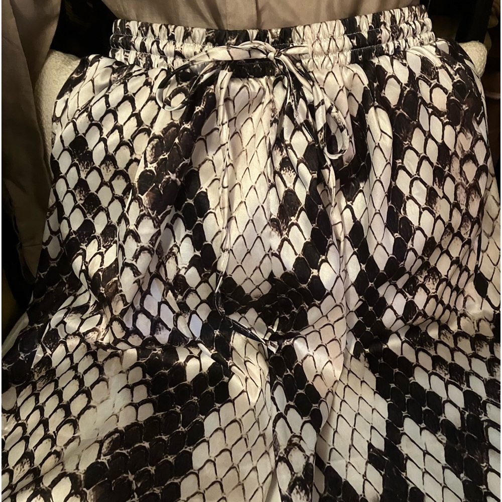 Pretty Little Thing Snakeskin Print Drawstring Pants Sz 6